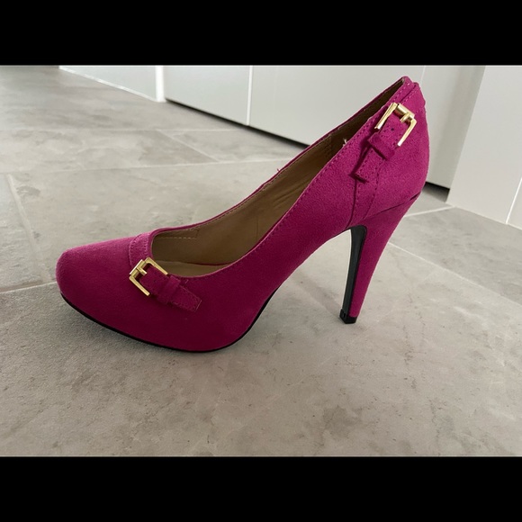 Just Fab pink suede heel. Size 6.5. - Picture 5 of 6